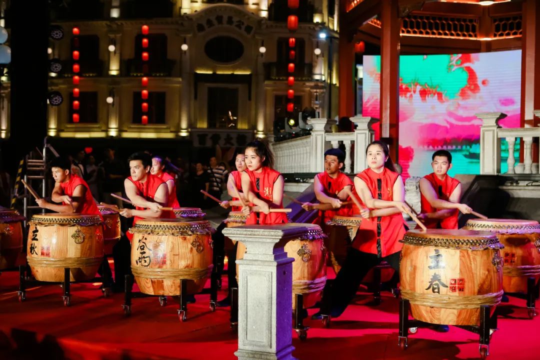 主题教育进社区 奋楫笃行谱新篇 小公园街道和汕头大学文学院举办共建仪式暨文艺汇演活动4.jpg