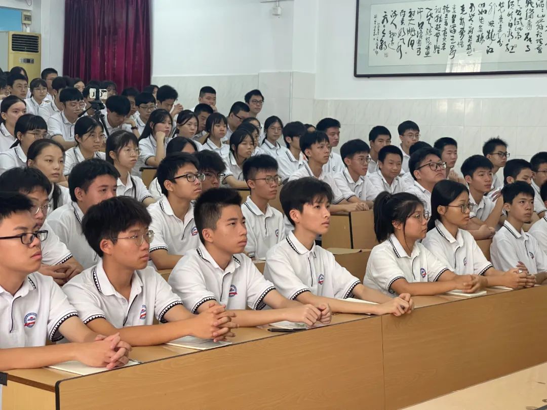 勇担时代使命 强国复兴有我 小公园街道开展爱国主义教育宣讲进校园活动2.jpg